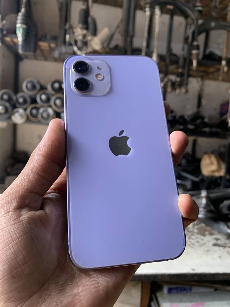 Apple iPhone 12 6