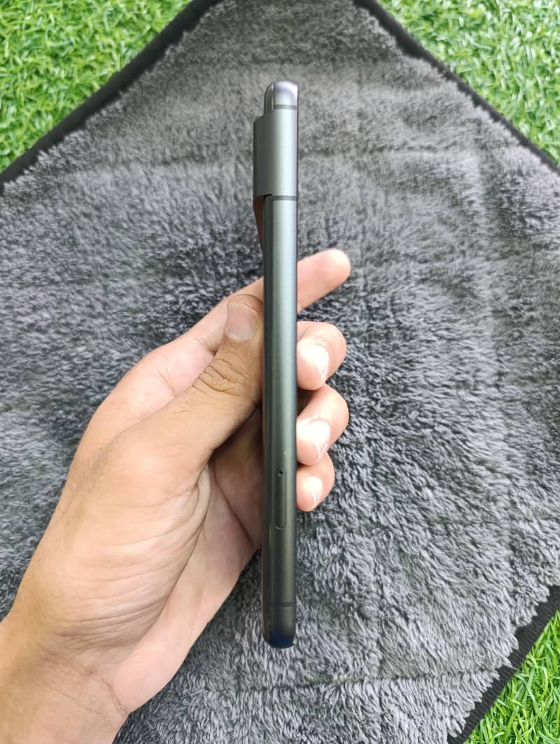 Google Pixel 8 4