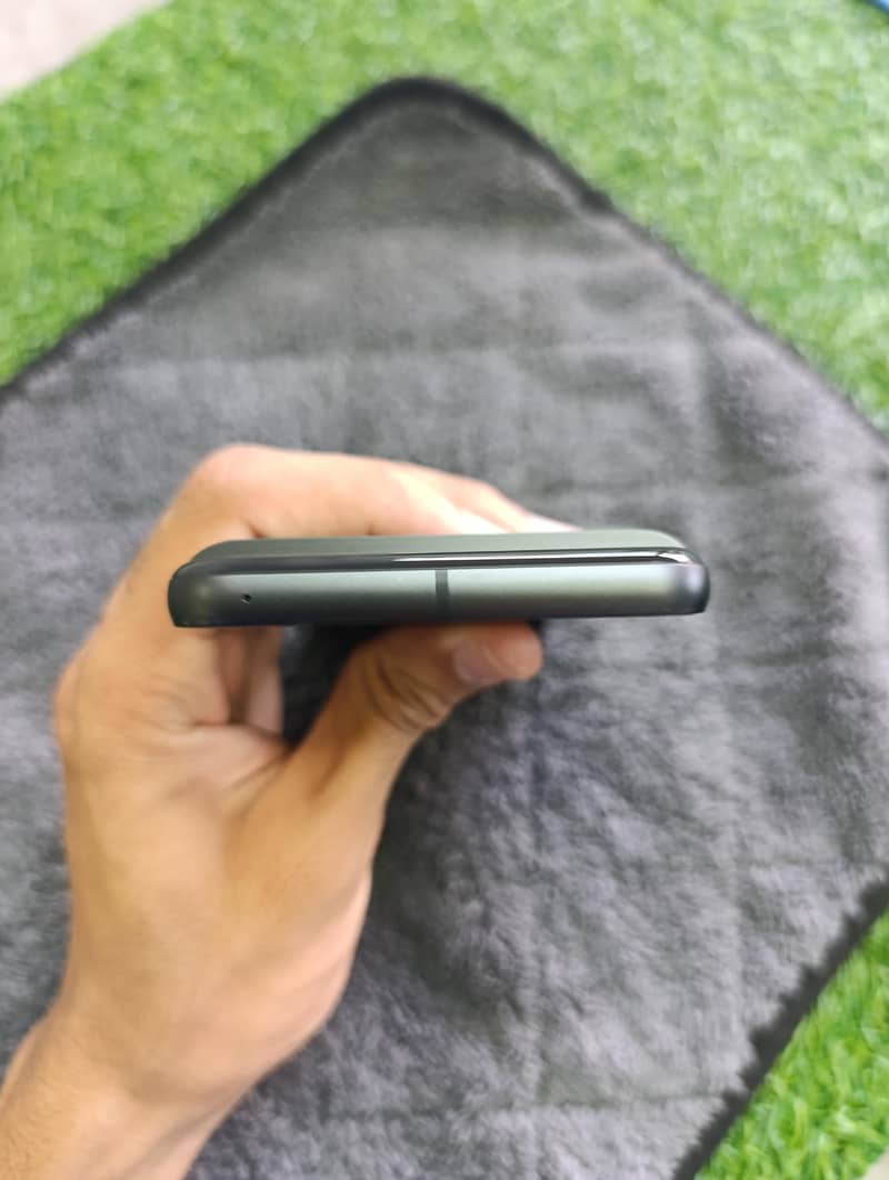 Google Pixel 8 6