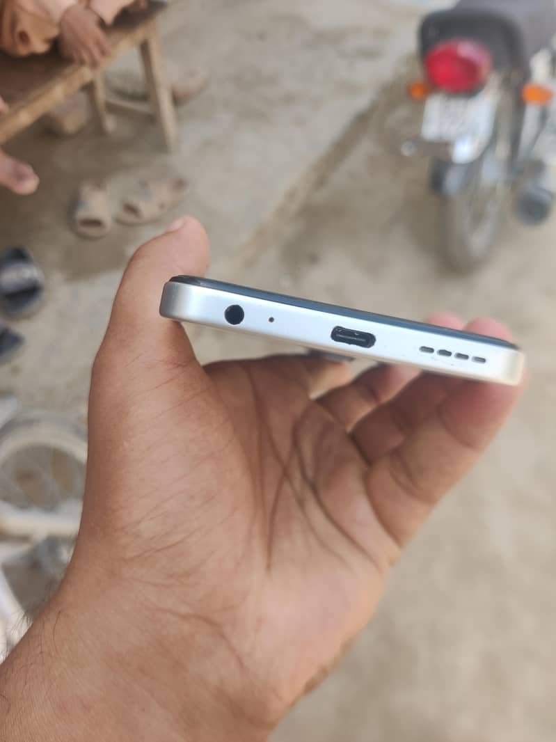 Infinix 4