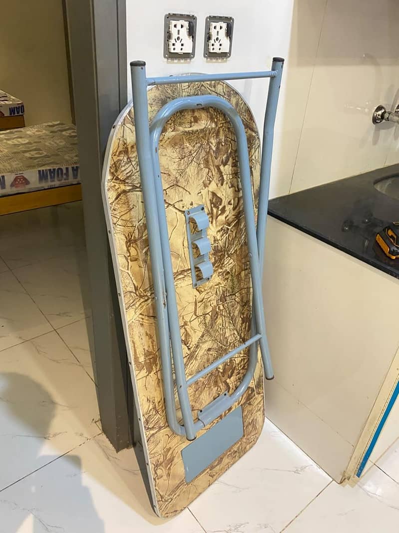IRON STAND 2