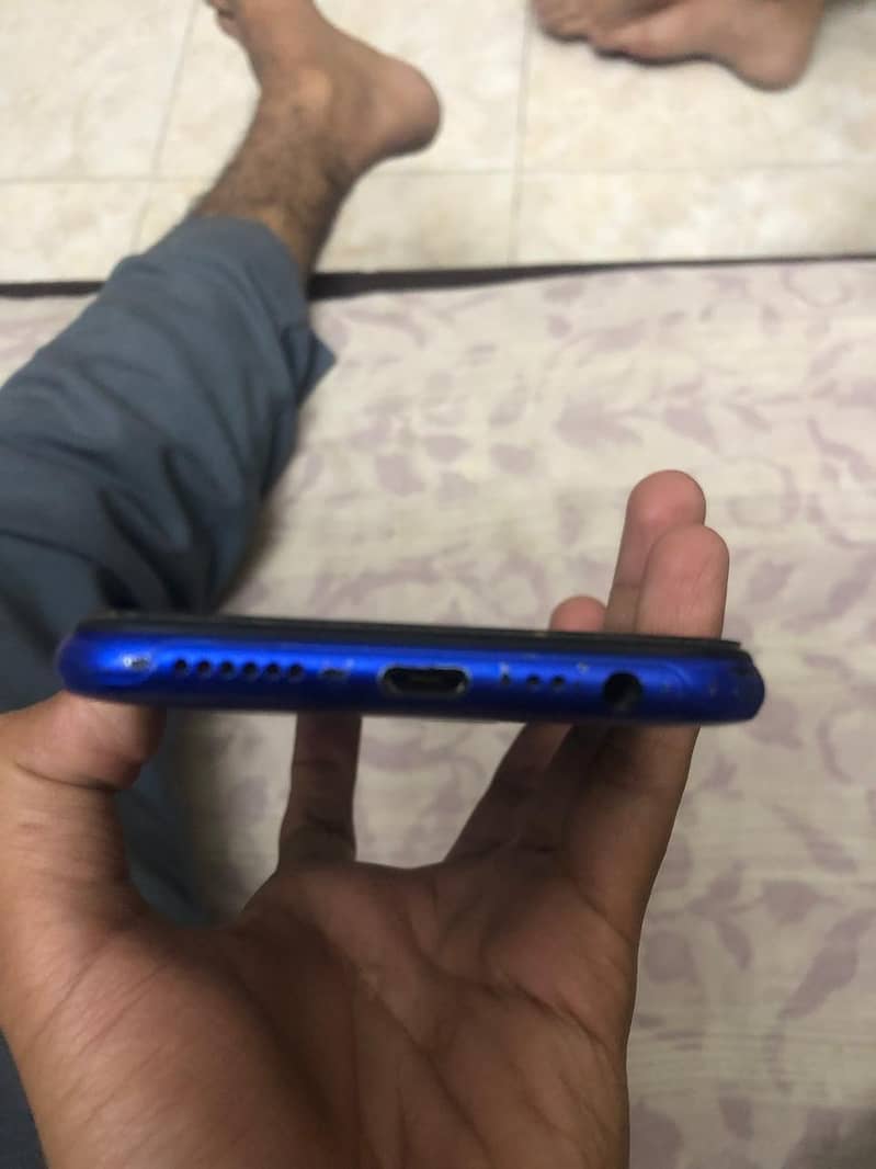 Realme C2 4