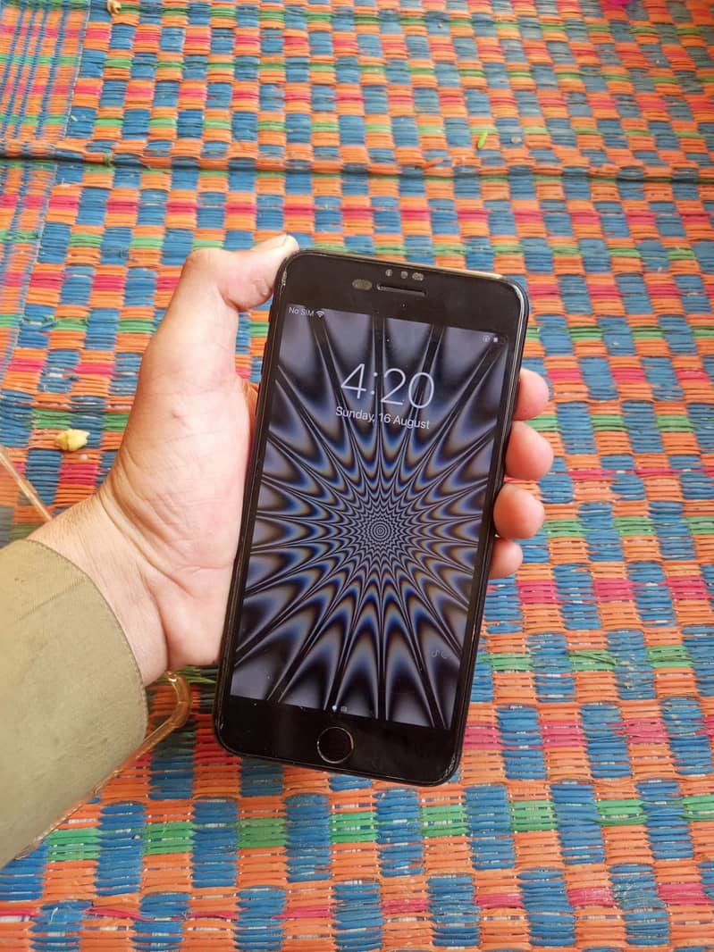 Apple iPhone 7 Plus 0