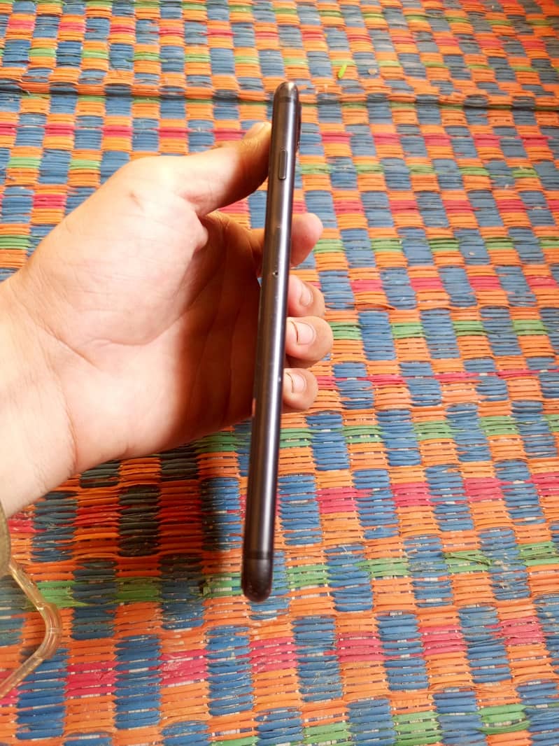 Apple iPhone 7 Plus 4