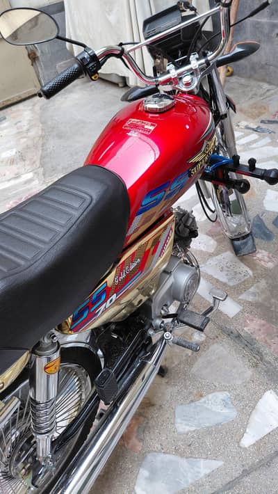 Super Star 70cc Bike - Kickstart - 850 km Driven