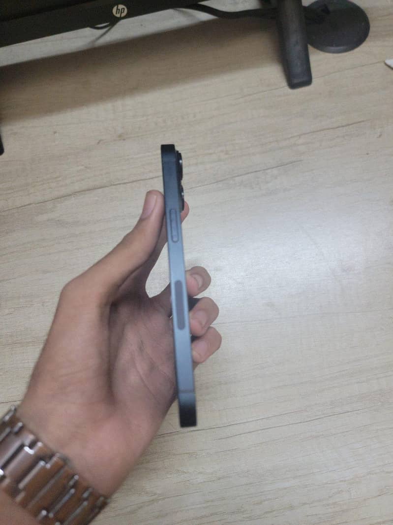 Apple iPhone 14 4