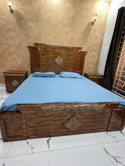 king size bed set with dressing table and side tables