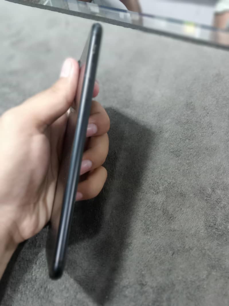 Apple iPhone 7 Plus 6