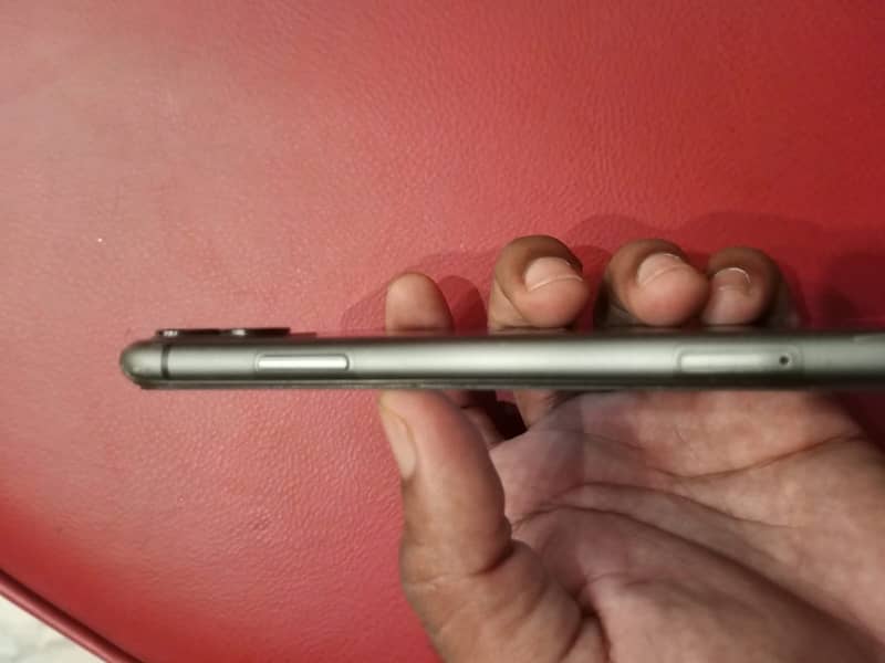 Apple iPhone 11 0