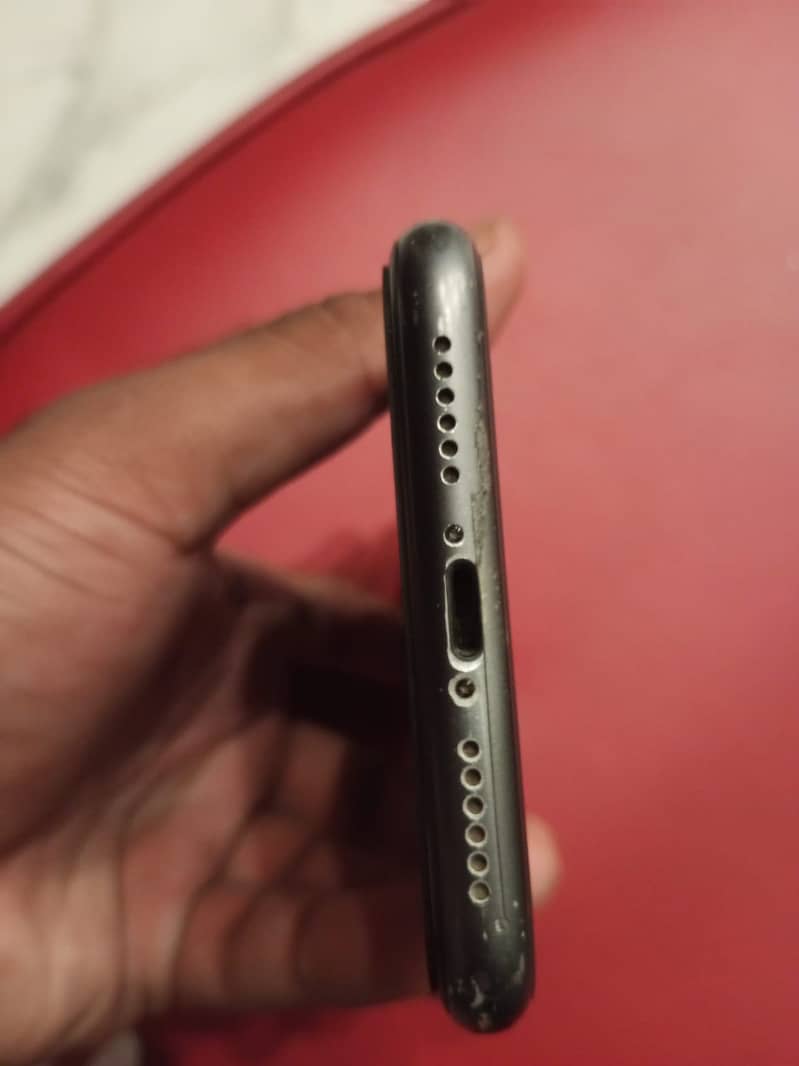 Apple iPhone 11 7