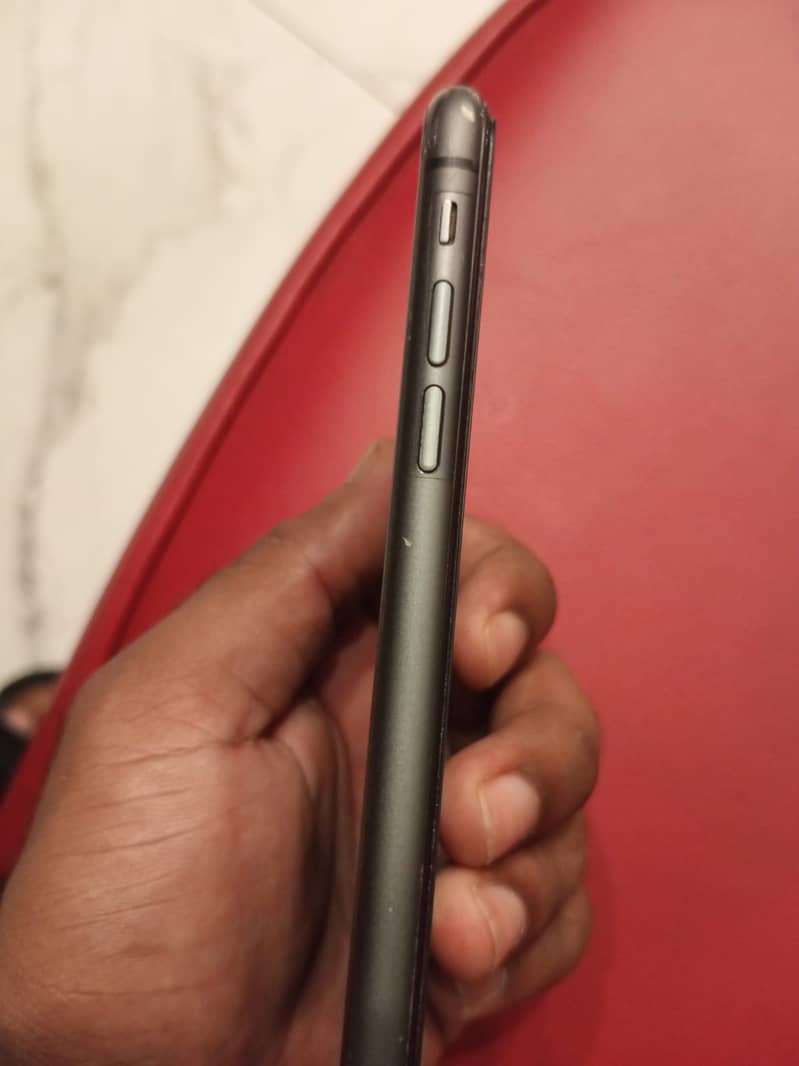 Apple iPhone 11 8