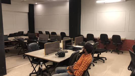 700 Sq Ft Fully Furnished Call Center & Software House Space For Rent