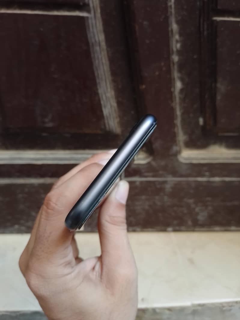 Apple iPhone 8 4