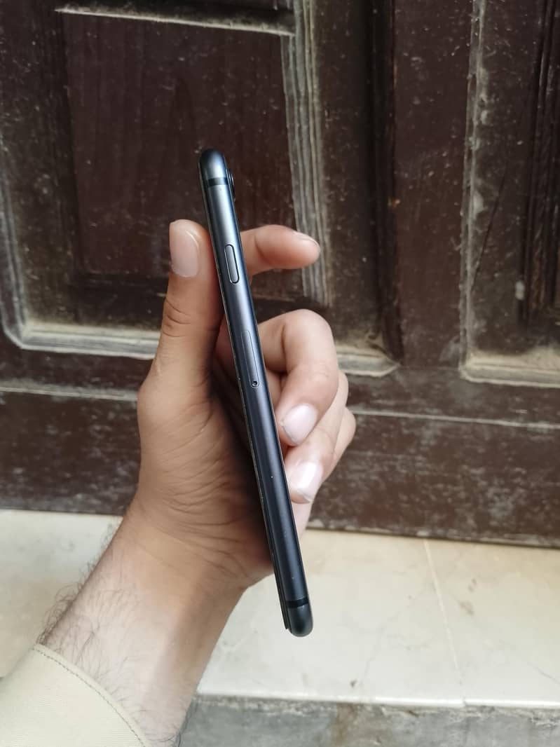 Apple iPhone 8 6