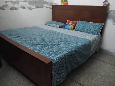 king size Bed with 6 inch brand new 6 inch Molty foam Mattress