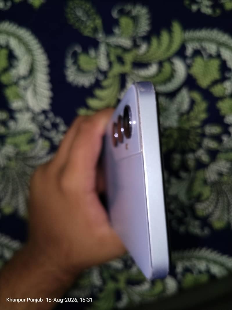 Realme C65 1
