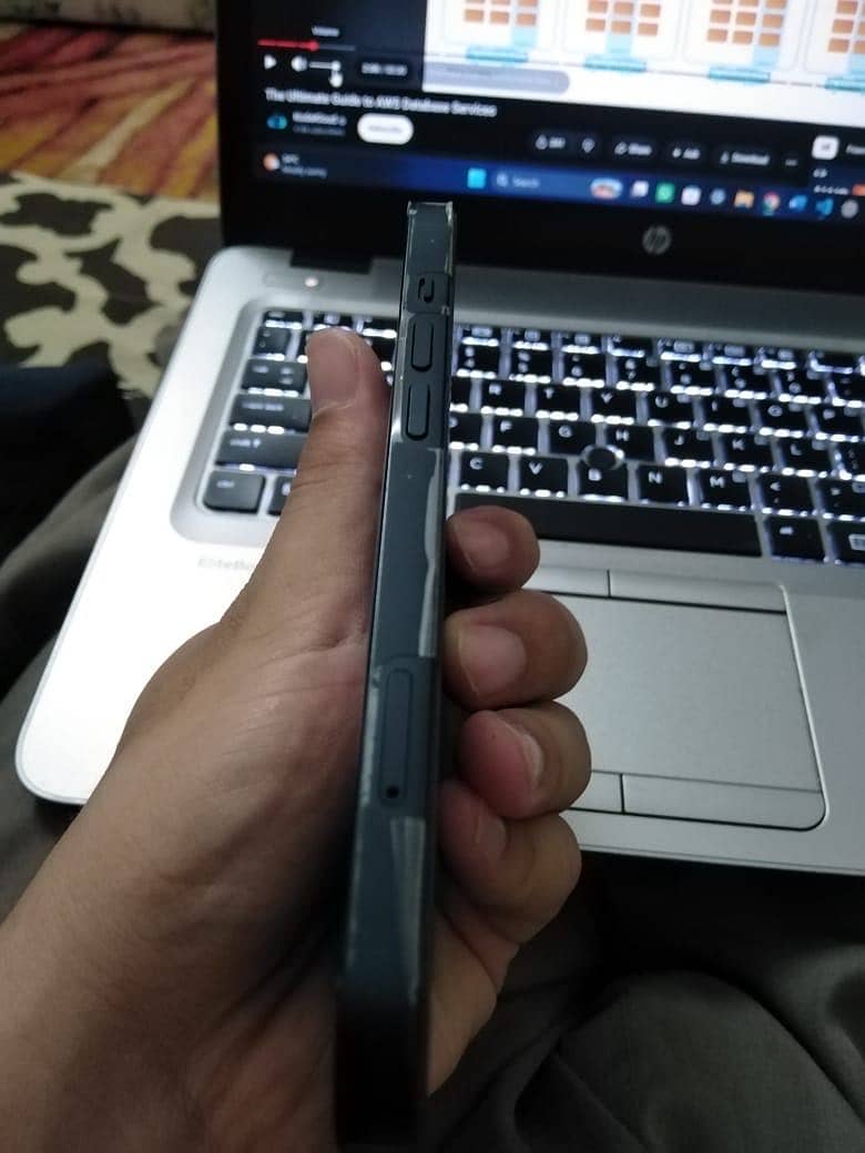 Apple iPhone 13 4