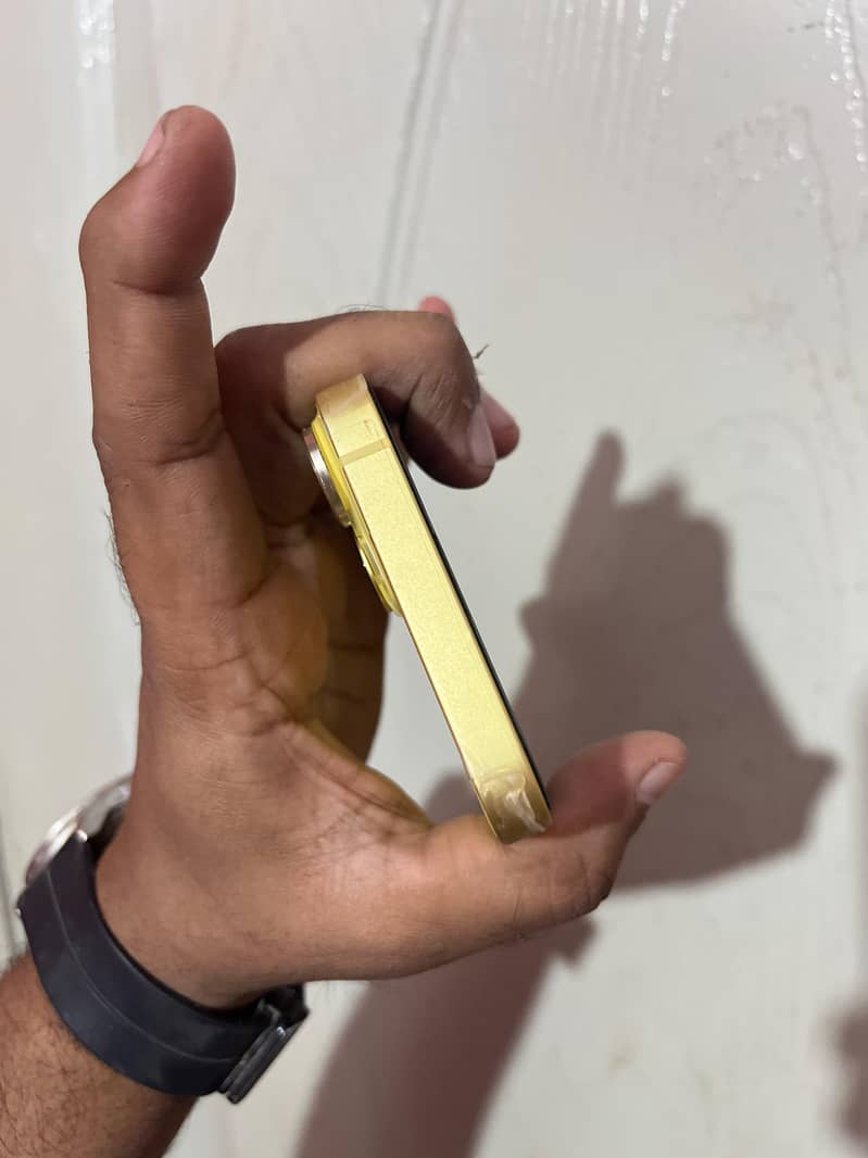 Apple iPhone 14 5