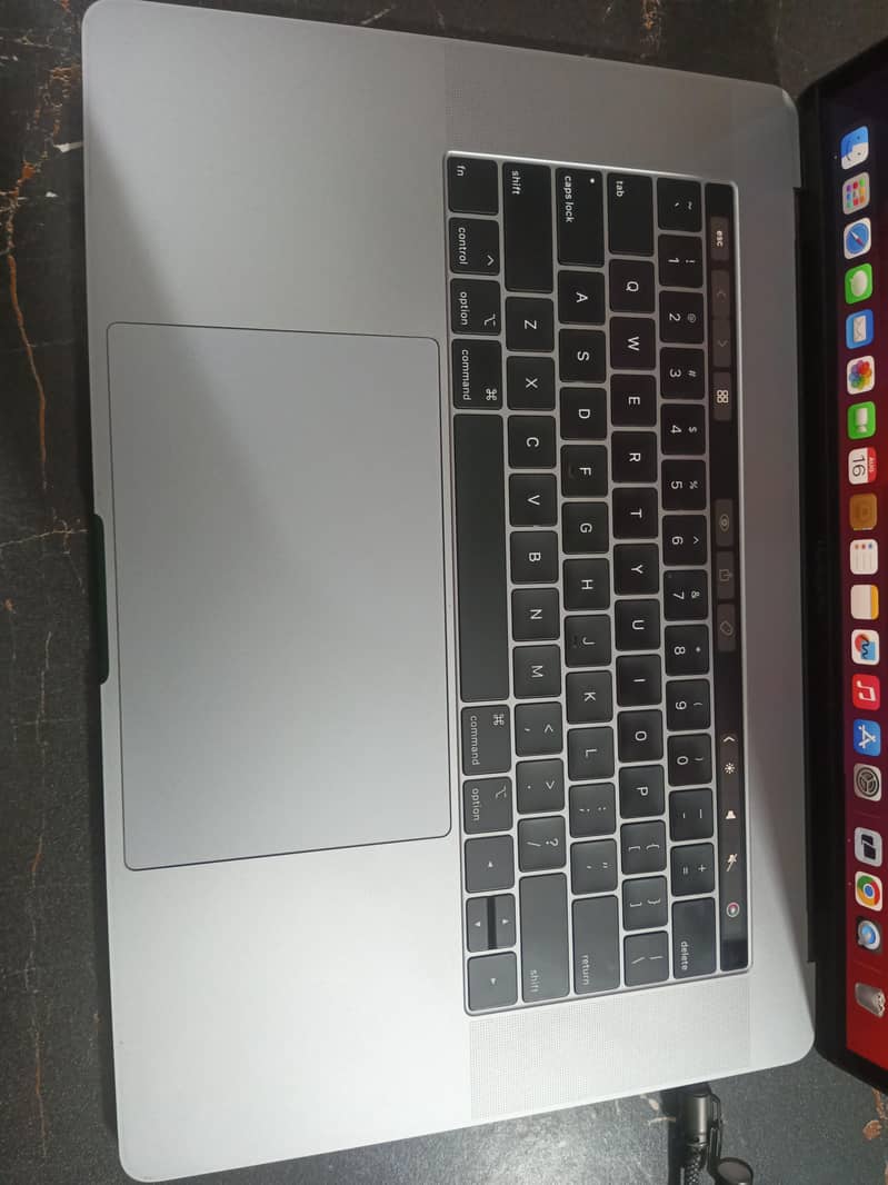 Apple's MacBook Pro 1