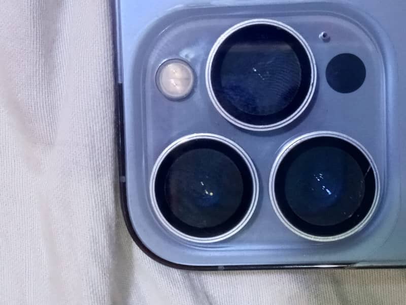 Apple iPhone 13 Pro 8