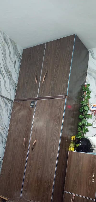 wardrobe/ safe almari 9/4 feet size in excellent condition