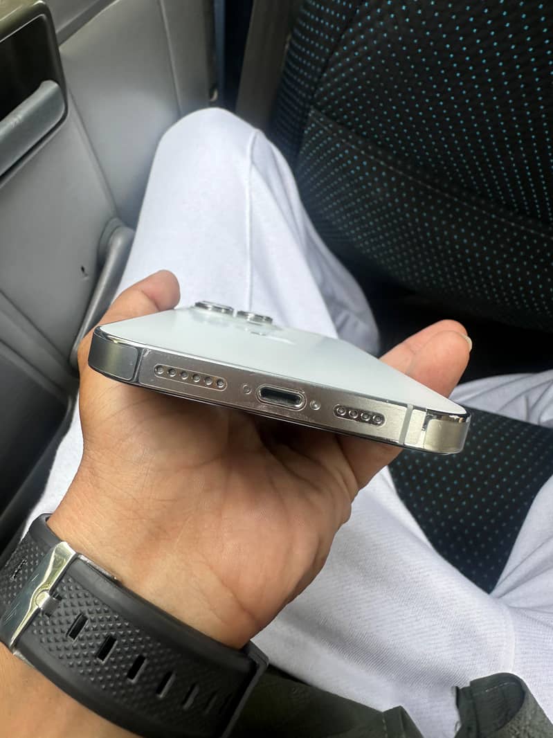 iPhone 14 pro max 1