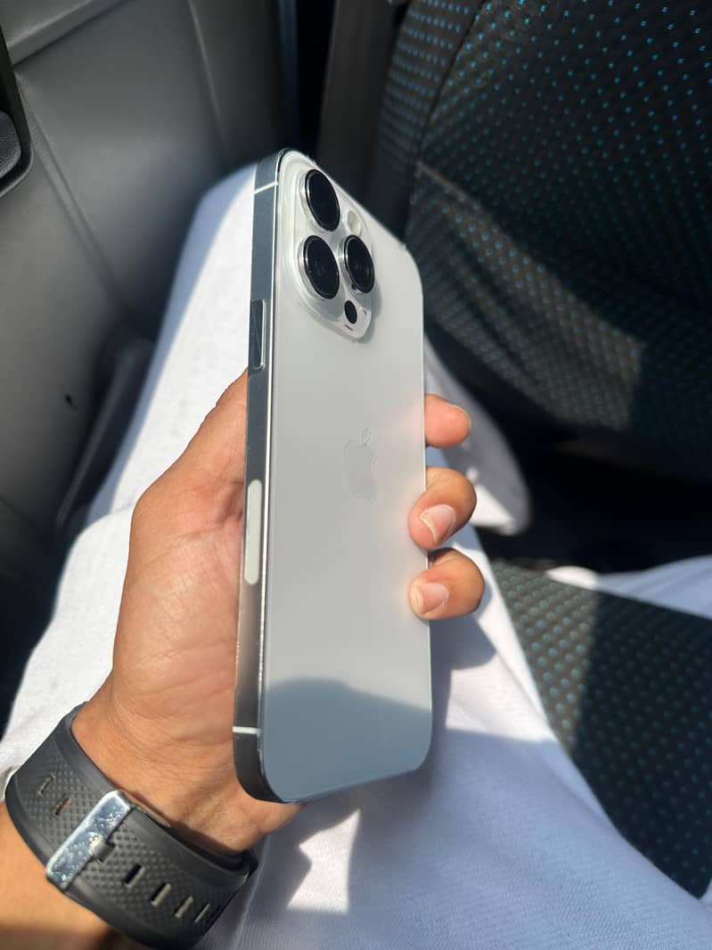 iPhone 14 pro max 3