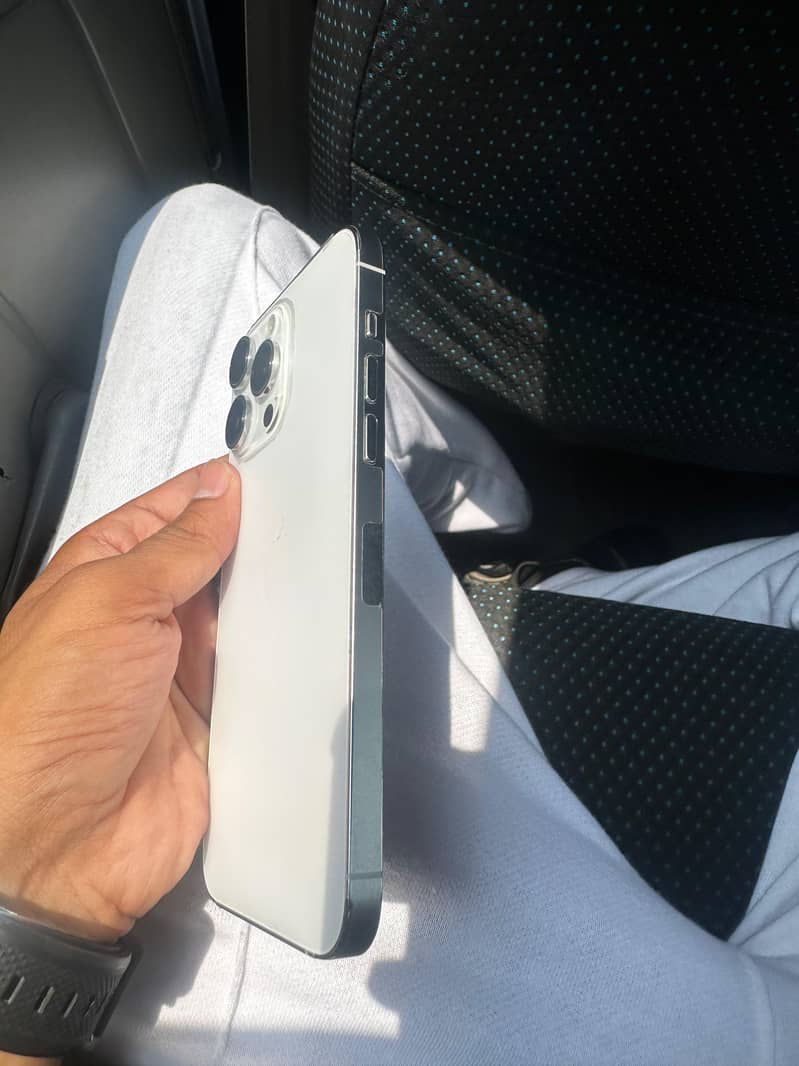 iPhone 14 pro max 7