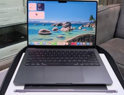 Apple MacBook Pro 14" M5 | 16GB RAM | 512GB SSD | Space Black | 2025