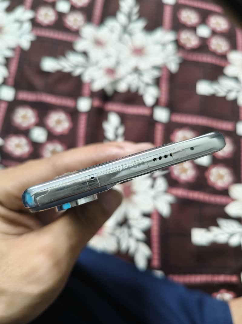 Tecno camon 40 pro 5
