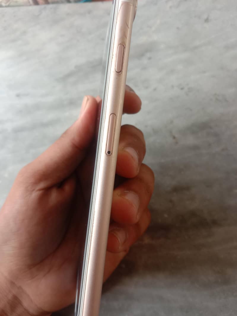 Apple iPhone 7 Plus 4