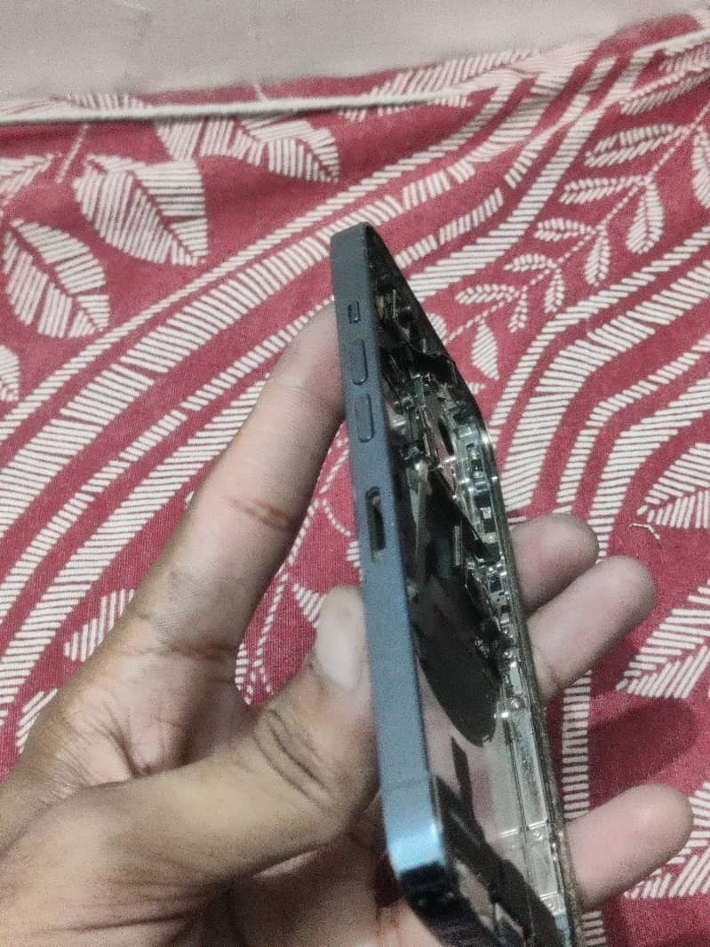 Apple iPhone 13 Pro 3