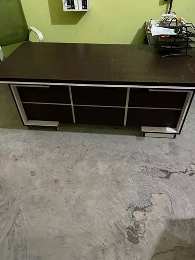 2 tables and 1 chair for urgent sale
