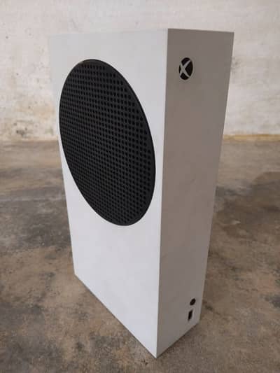 Xbox Series S | Perfect for upcoming Gta 6 | without controller |