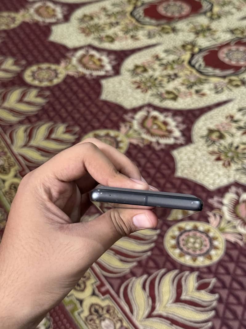 Google Pixel 7 4