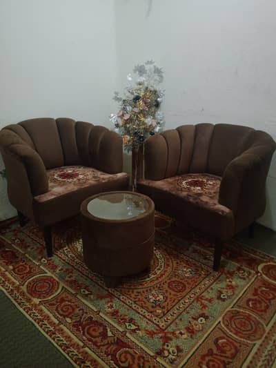 2 FLOWER CHAIRS WITH TABLE CONDITION 10/9