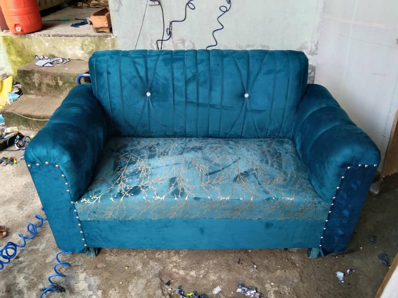 Sofa sell & Poshing Centre 0
