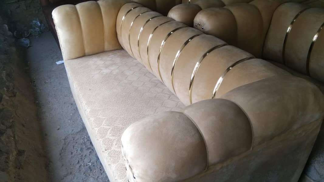 Sofa sell & Poshing Centre 13