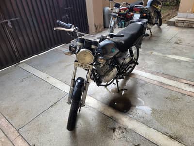 Suzuki GS 150 model 2024