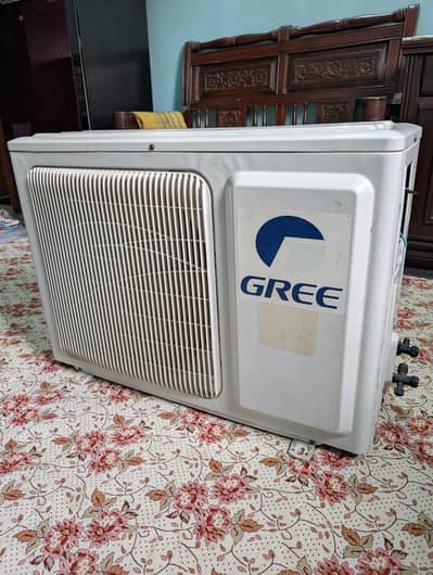Gree Split AC 1 Ton 10/10 Condition Urgent sale
