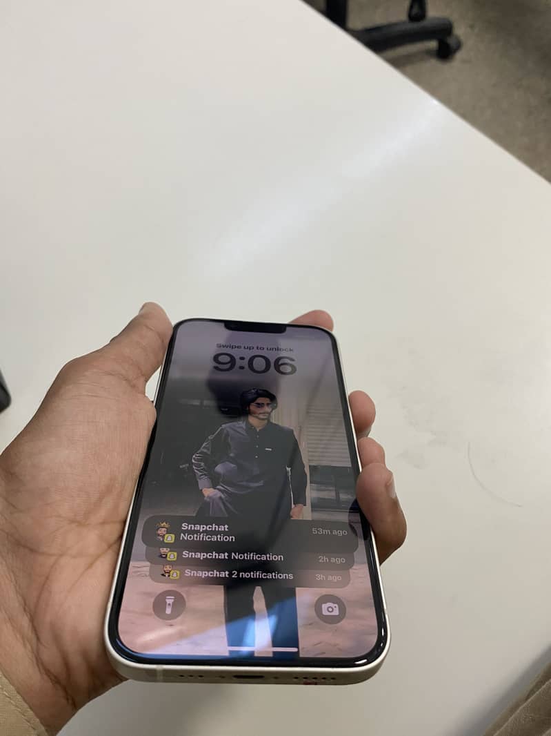 Apple iPhone 13 0
