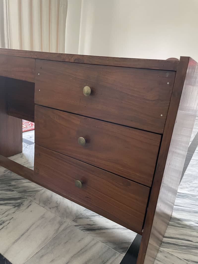 Queen Size Bed 8