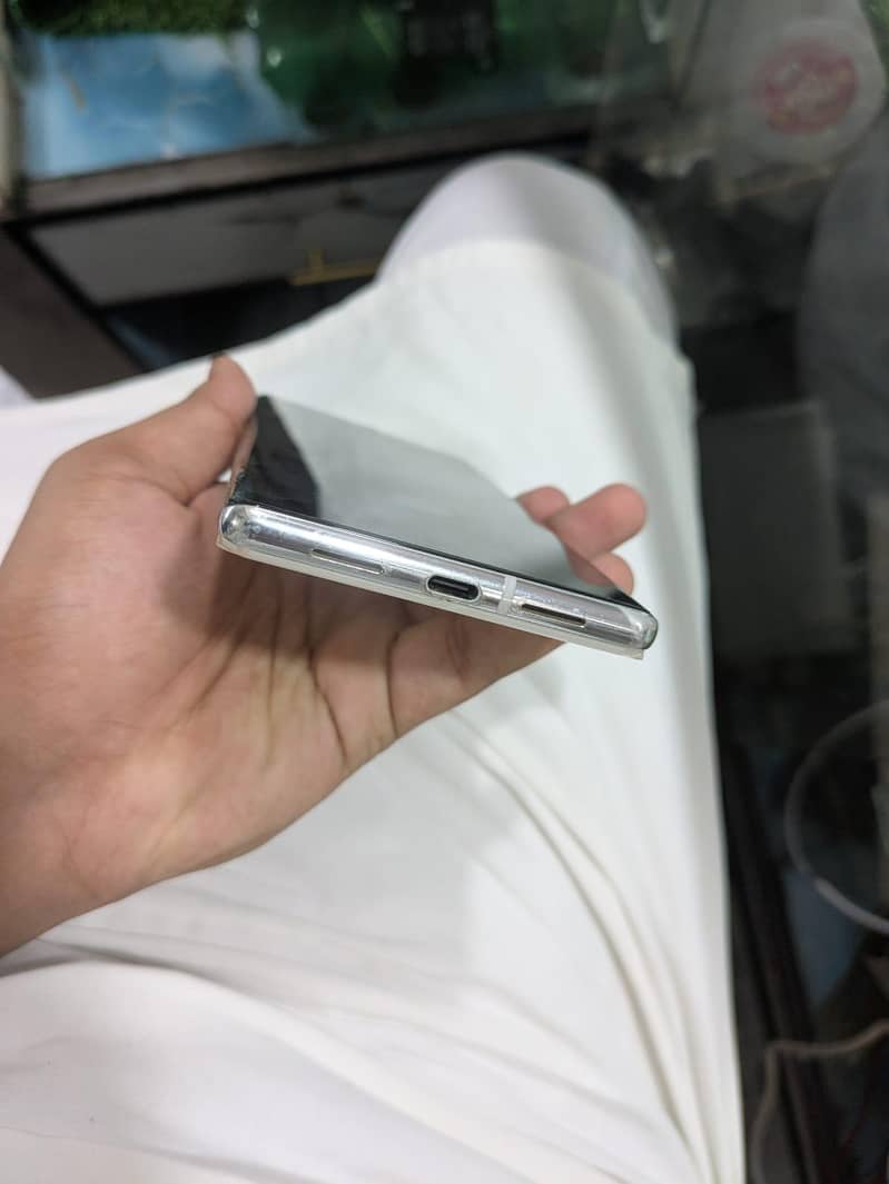 Google Pixel 7a 5