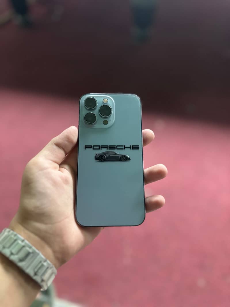 Apple iPhone 13 Pro 1