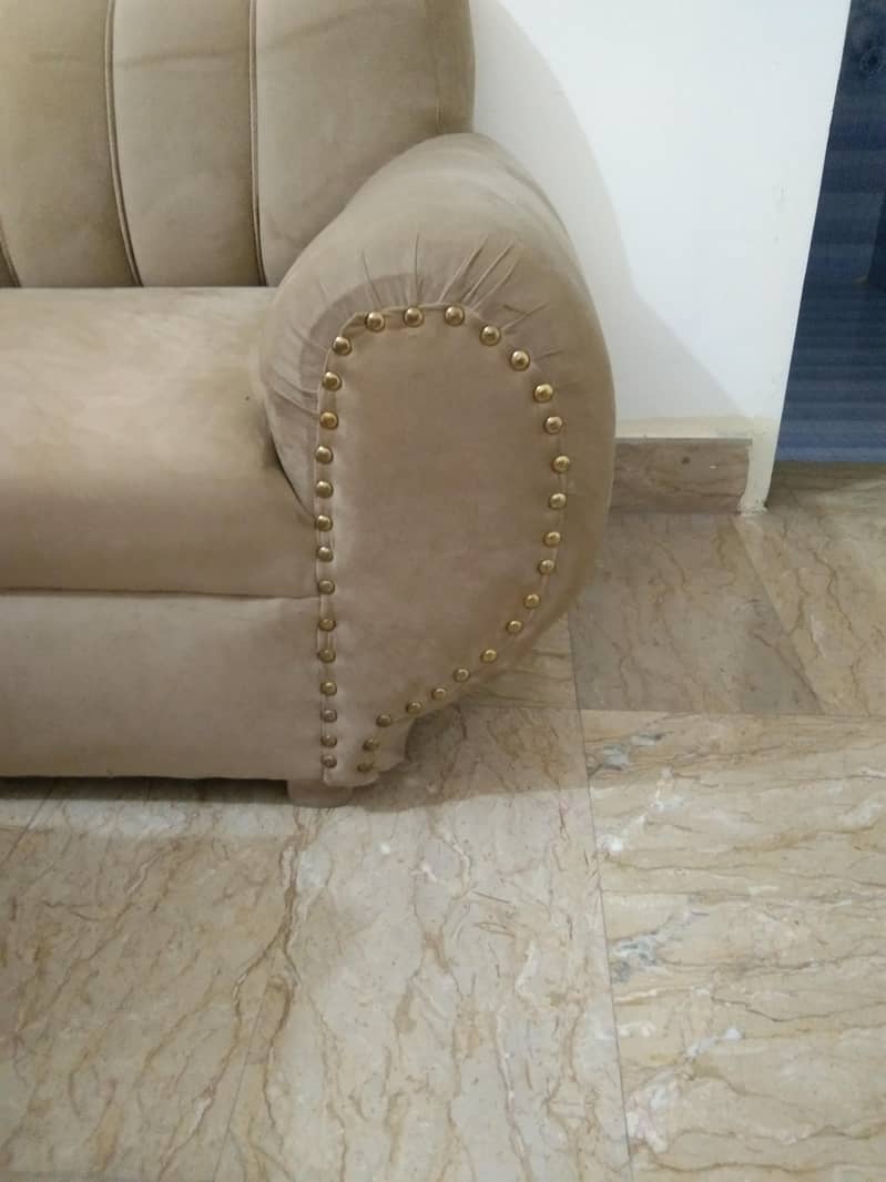 Sofa sell & Poshing Centre 19