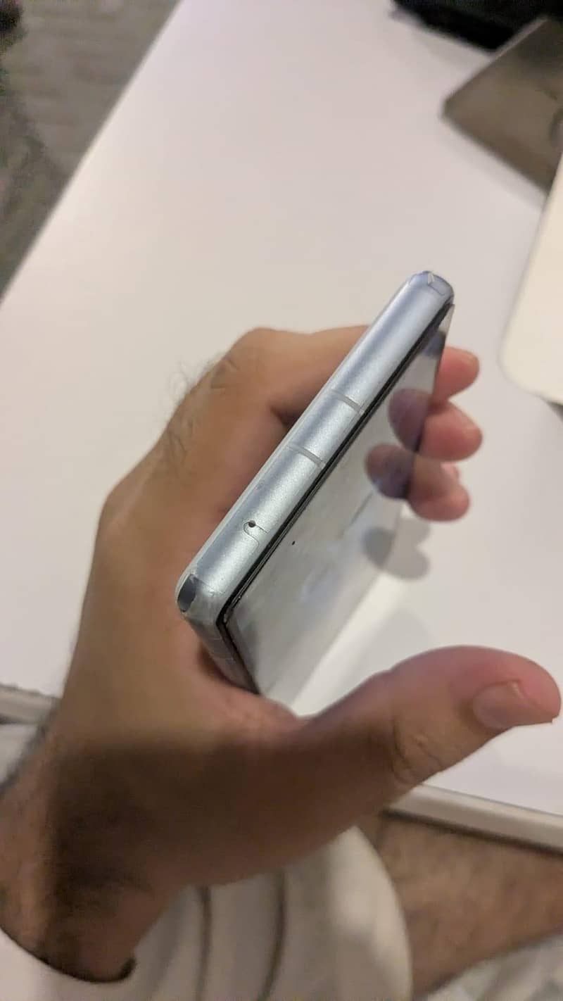 Google pixel 7a 3