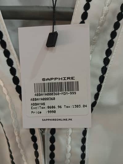 Brand New Sapphire White EmbroideredAbaya with Tag - Medium Size