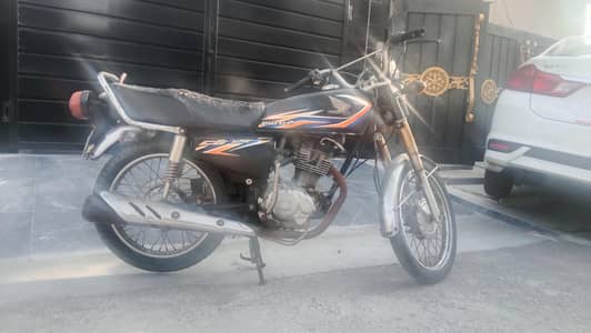 Honda 125 black