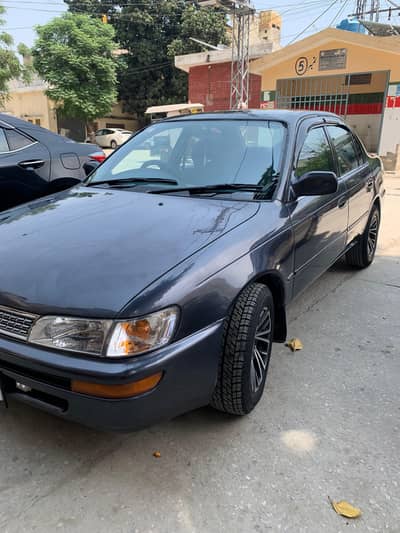 Toyota Corolla XE 2000