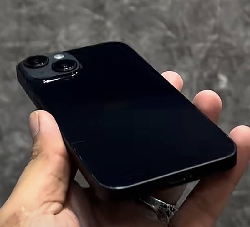Apple iPhone 14 3